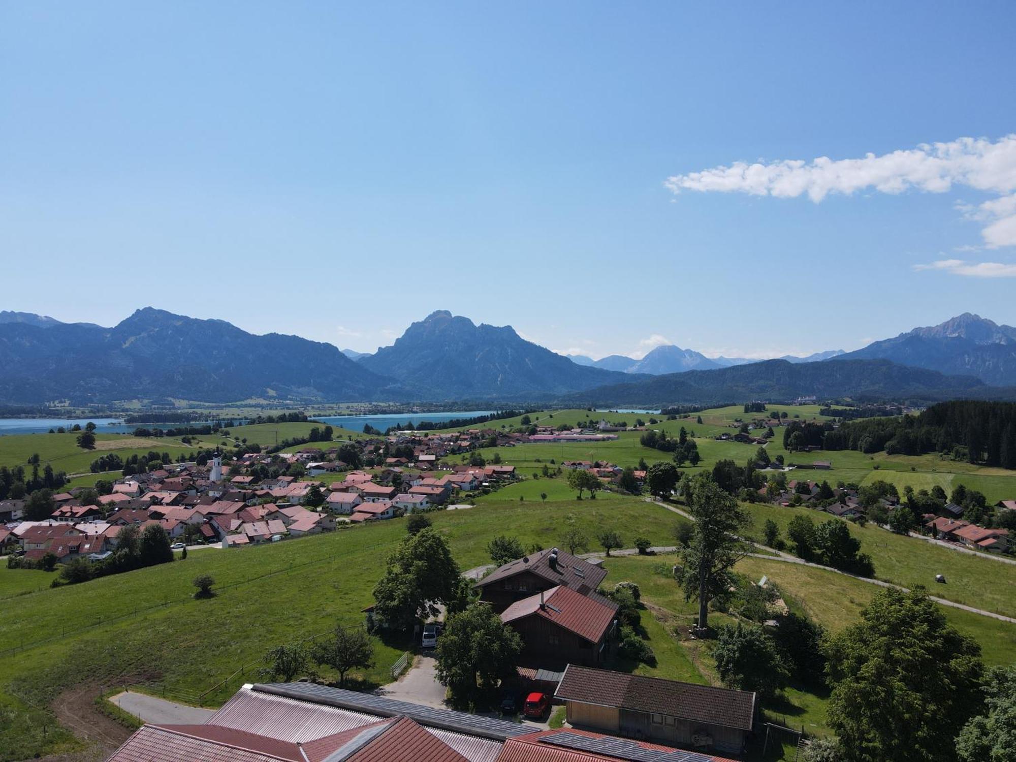 Chalet - Ferienwohnungen - Biohof Stoeger - Panoramasuedbalkon - Grandiose Aussicht Auf See, Berge Und Schloss Neuschwanstein Rieden Exterior photo
