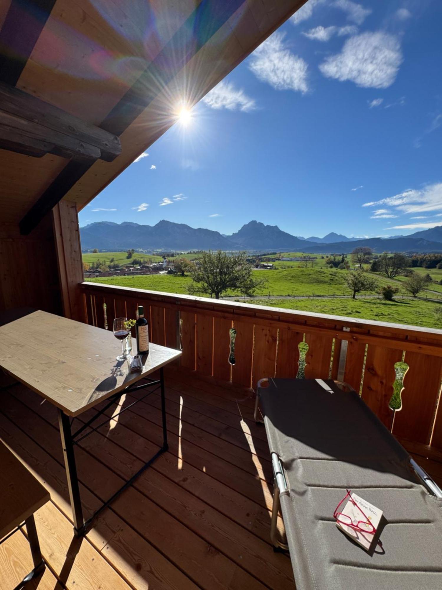 Chalet - Ferienwohnungen - Biohof Stoeger - Panoramasuedbalkon - Grandiose Aussicht Auf See, Berge Und Schloss Neuschwanstein Rieden Exterior photo
