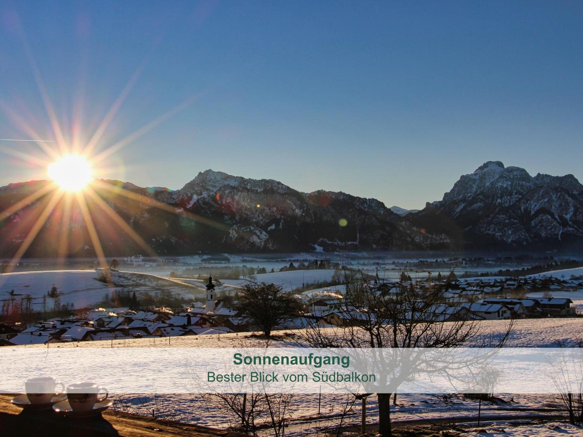 Chalet - Ferienwohnungen - Biohof Stoeger - Panoramasuedbalkon - Grandiose Aussicht Auf See, Berge Und Schloss Neuschwanstein Rieden Exterior photo